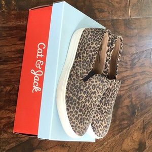 Cat and Jack leopard print shoes, size 3
